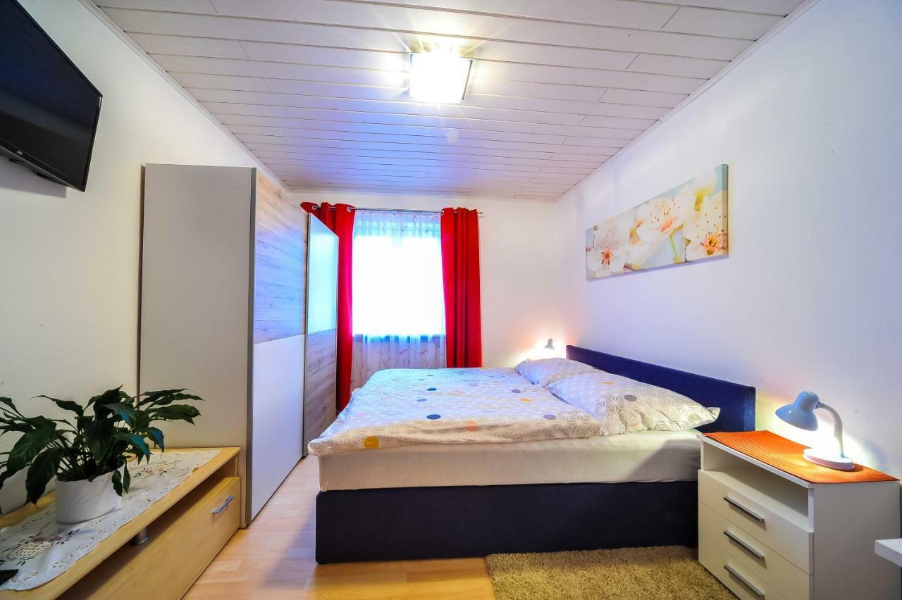 Privatzimmer Haus Erika Sankt Peter-Freienstein Bilik gambar